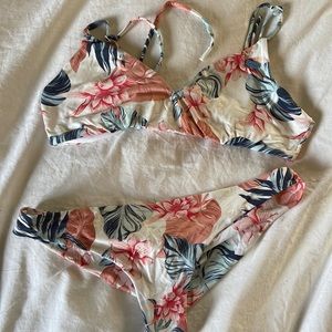 Roxy Hawaiian floral bikini